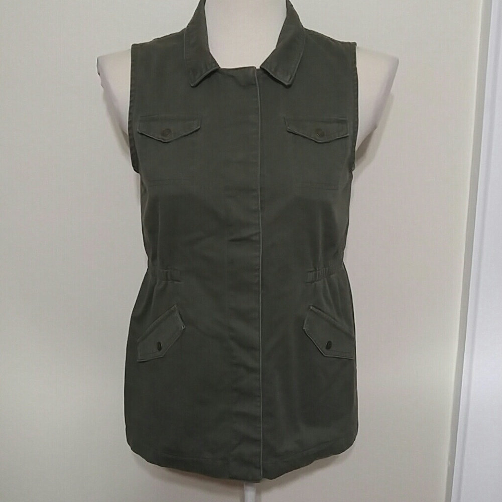 Cat & Jack army green utility vest size XL